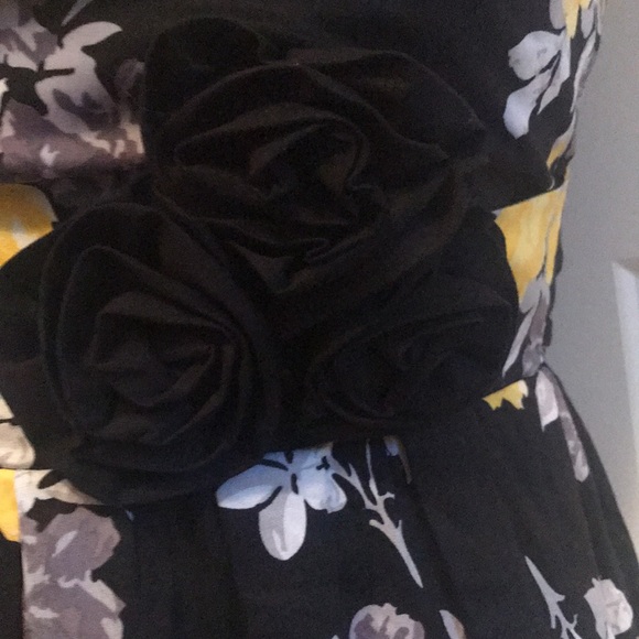 Adorable stapless summer dress. - Picture 5 of 15